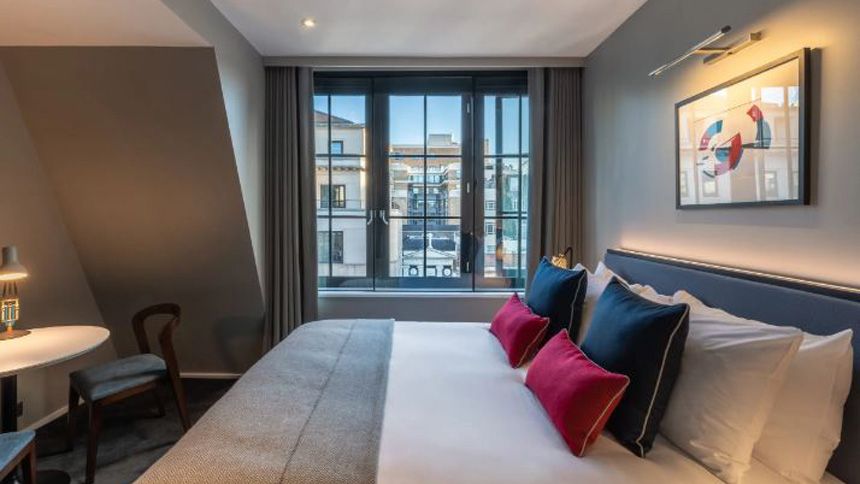 Hotels in London, Liverpool & Edinburgh - 25% Teachers discount